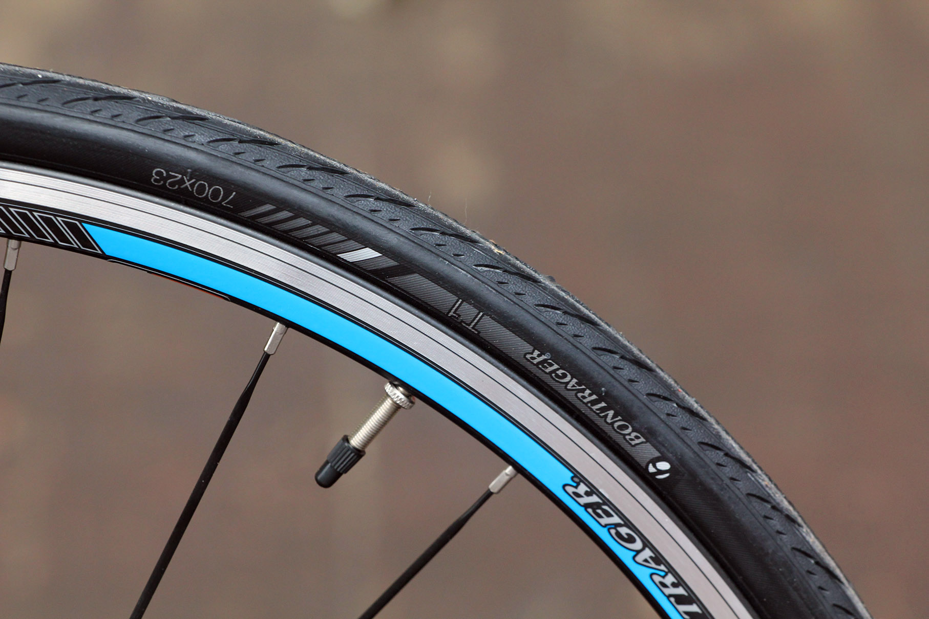 trek 1.2 tire clearance